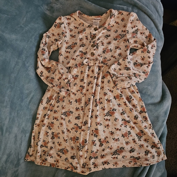 Daisy Fuentes Kids Dress with Cream and Floral Design Chic Casual - Picture 2 of 6